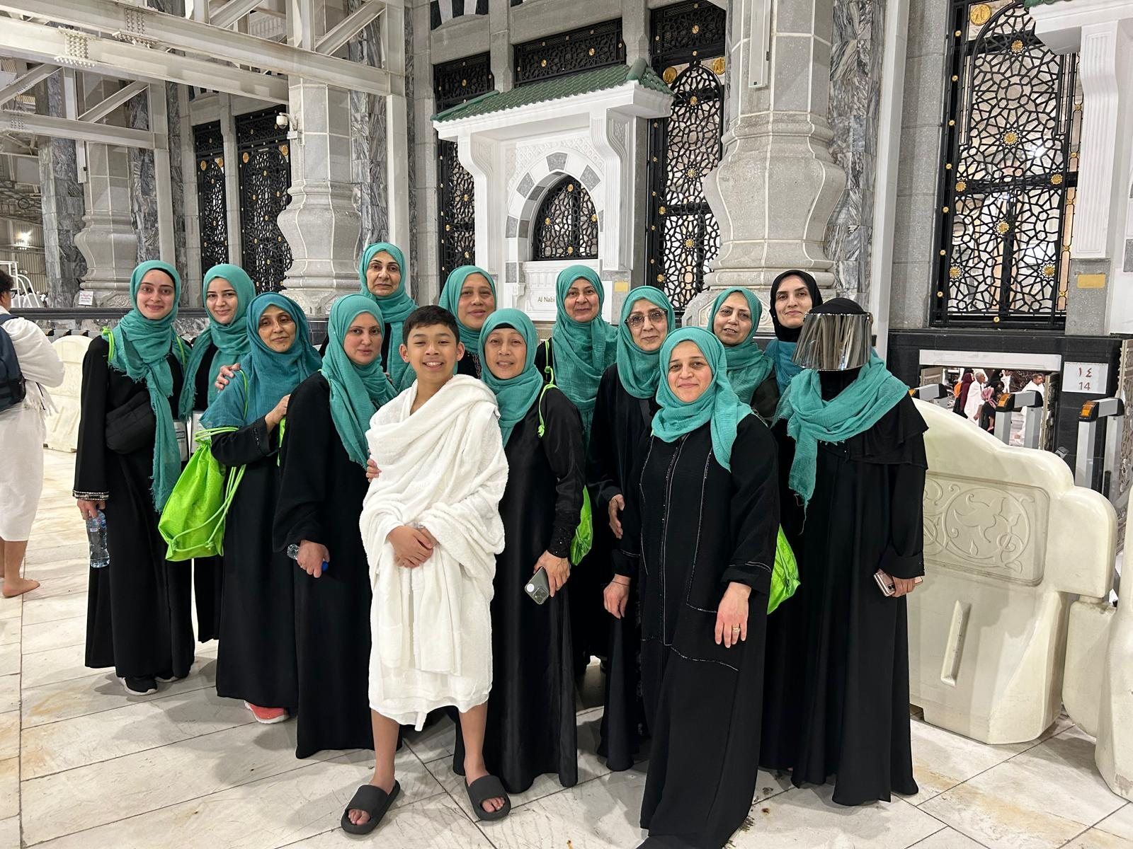 Yaseen group photograph in Makkah
